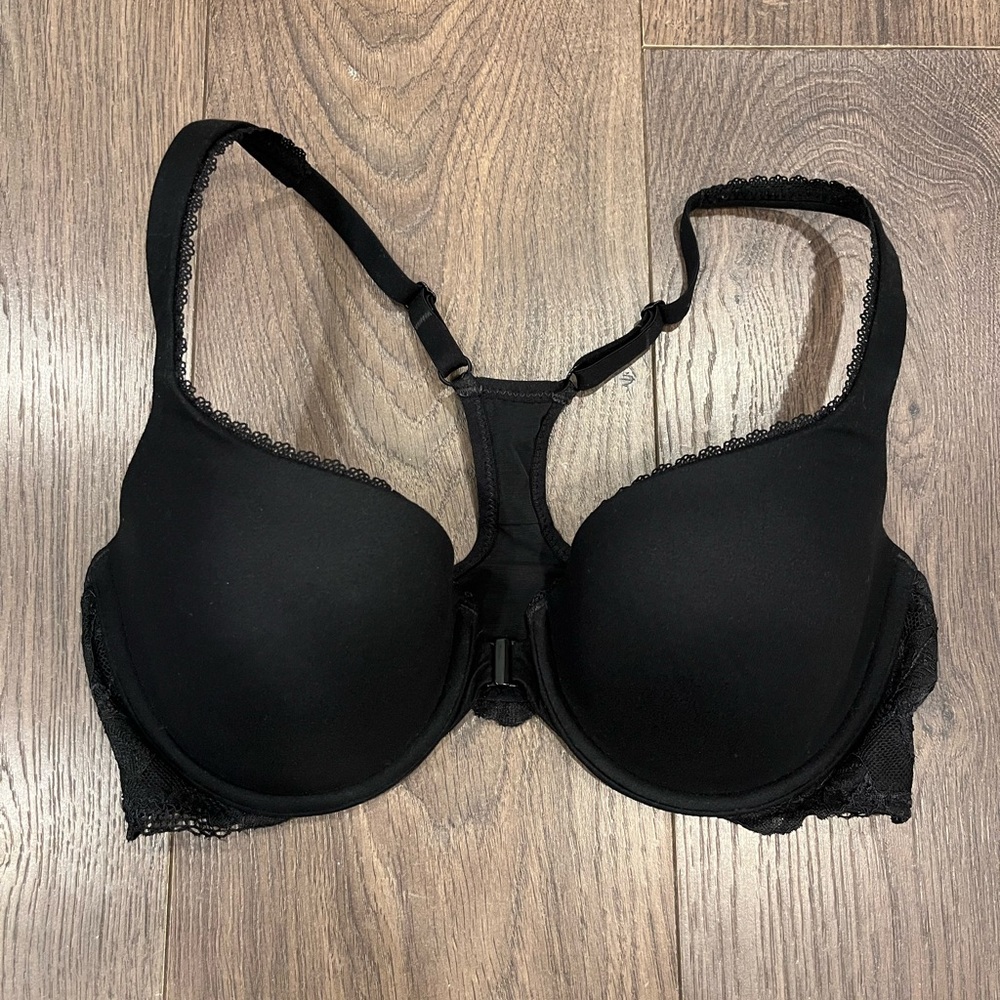 34D Victoria Secret bra